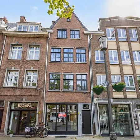 Vrijdagmarkt By Lit D'art Antwerpen